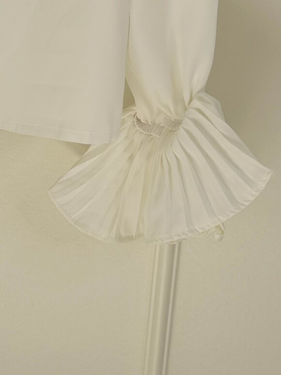 NDP - Belle Shirt LU8497