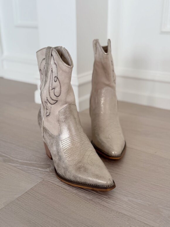 NDP - Erynn Cowboy Low Boot M816