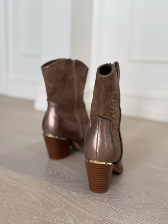 NDP - Erynn Cowboy Low Boot M816