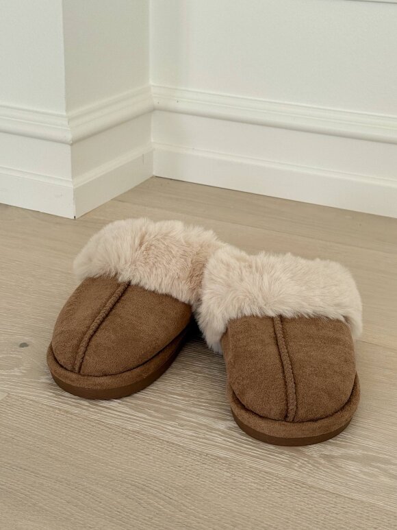NDP - Ewe Home Shoes 6010