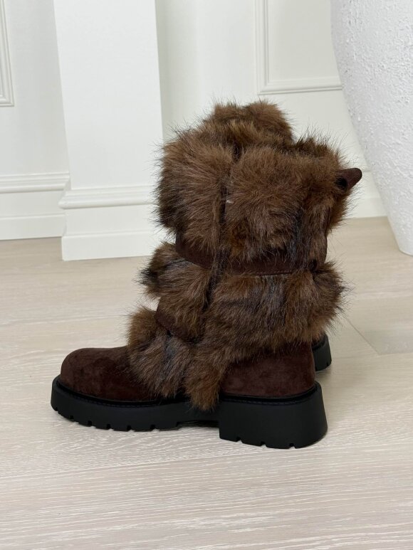 NDP - Marq Fakefur Boot 2535