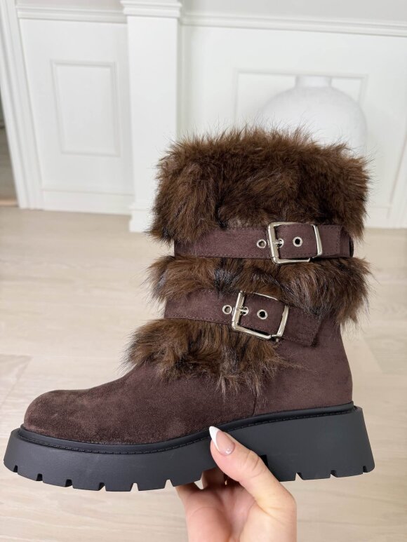 NDP - Marq Fakefur Boot 2535