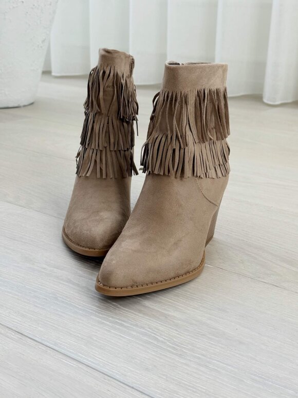 NDP - SUNDAY Belle Low Fringe Boot 1433