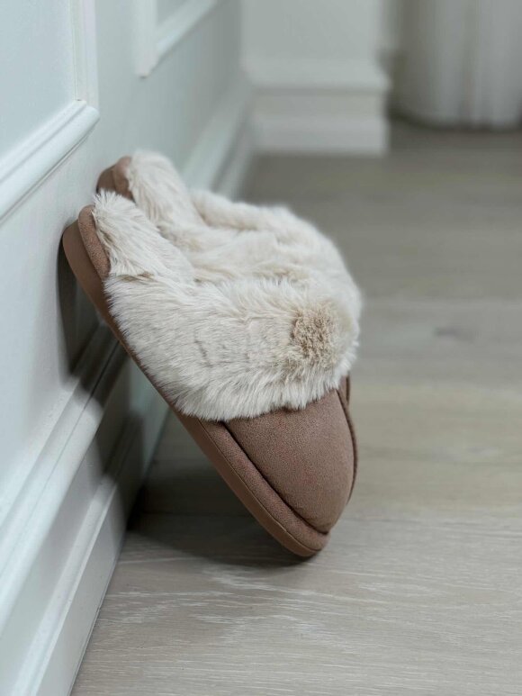 NDP - Ewe Home Shoe 6010