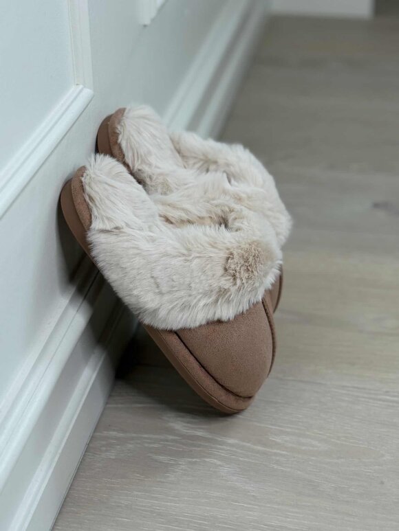NDP - Ewe Home Shoe 6010