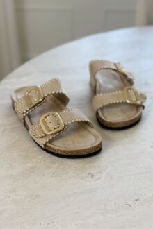 NDP - Findlay Sandal X5-385 NDP - Findlay Sandal X5-385