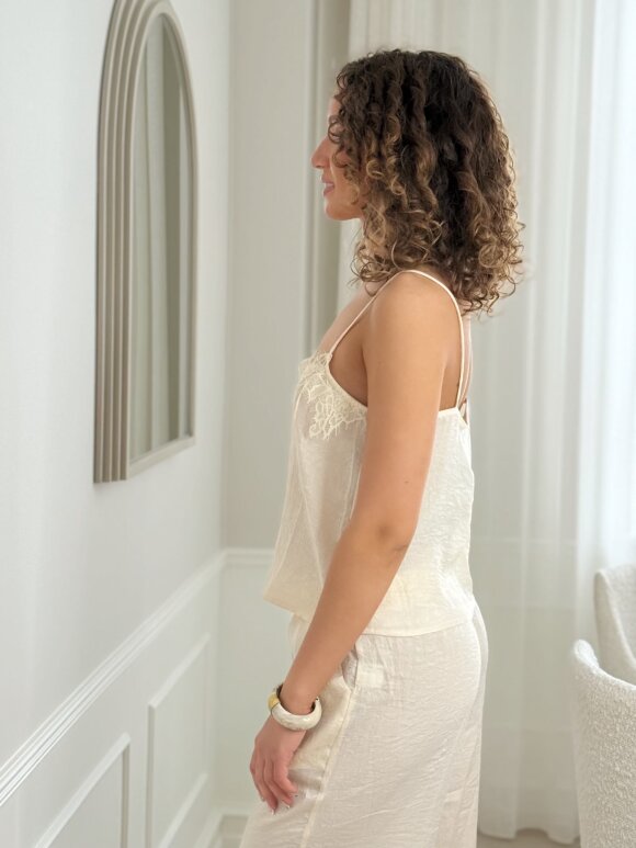 NDP - Unika Satin Top YM1025