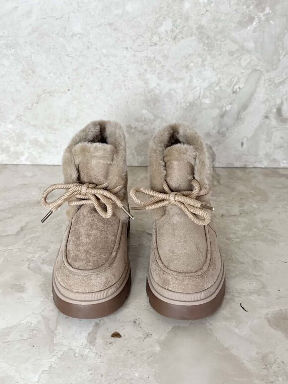NDP - Studio Teddy Boot UH207