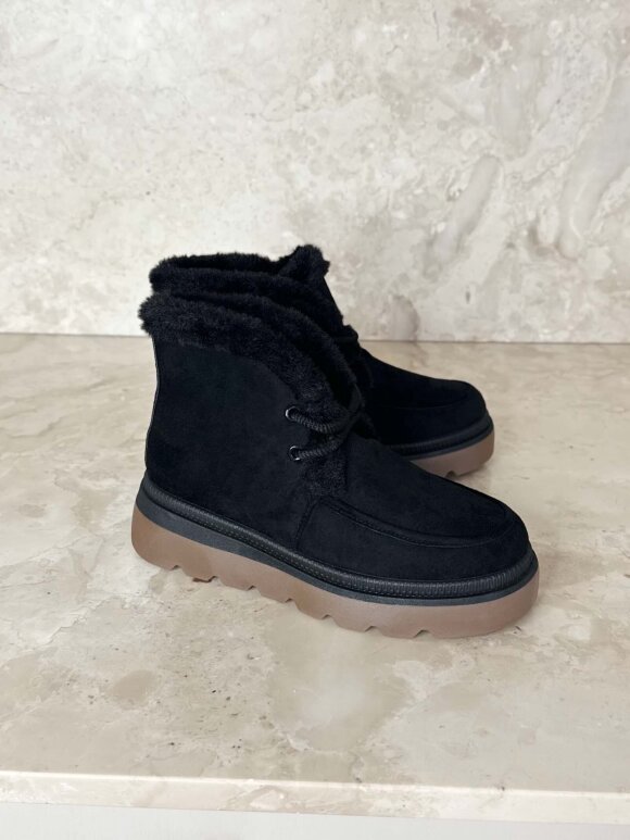 NDP - Studio Teddy Boot UH207