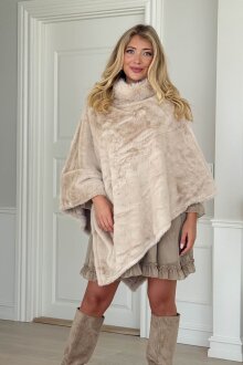 NDP - RoseW Fake Fur Poncho 260502 NDP - RoseW Fake Fur Poncho 260502