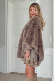 NDP - RoseW Fake Fur Poncho 240403