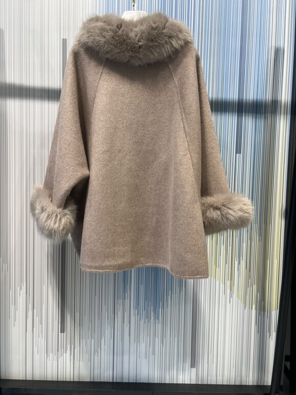 NDP - Exquiss Lux Poncho QX022